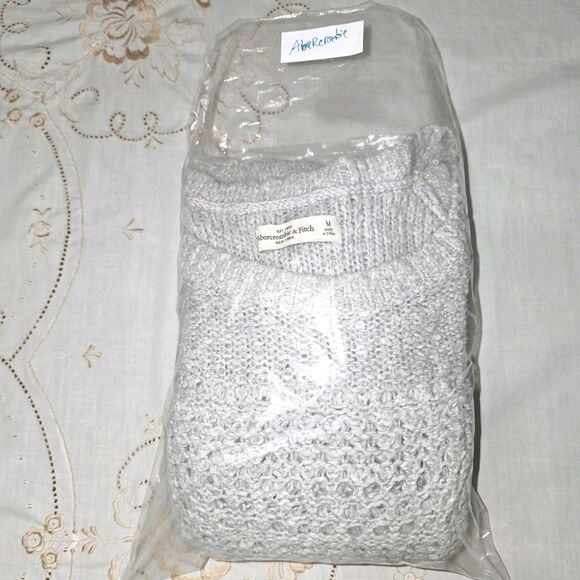 Abercrombie & Fitch Women’s Medium Gray Knit Sweater | Long Sleeve Pullover - Picture 8 of 8